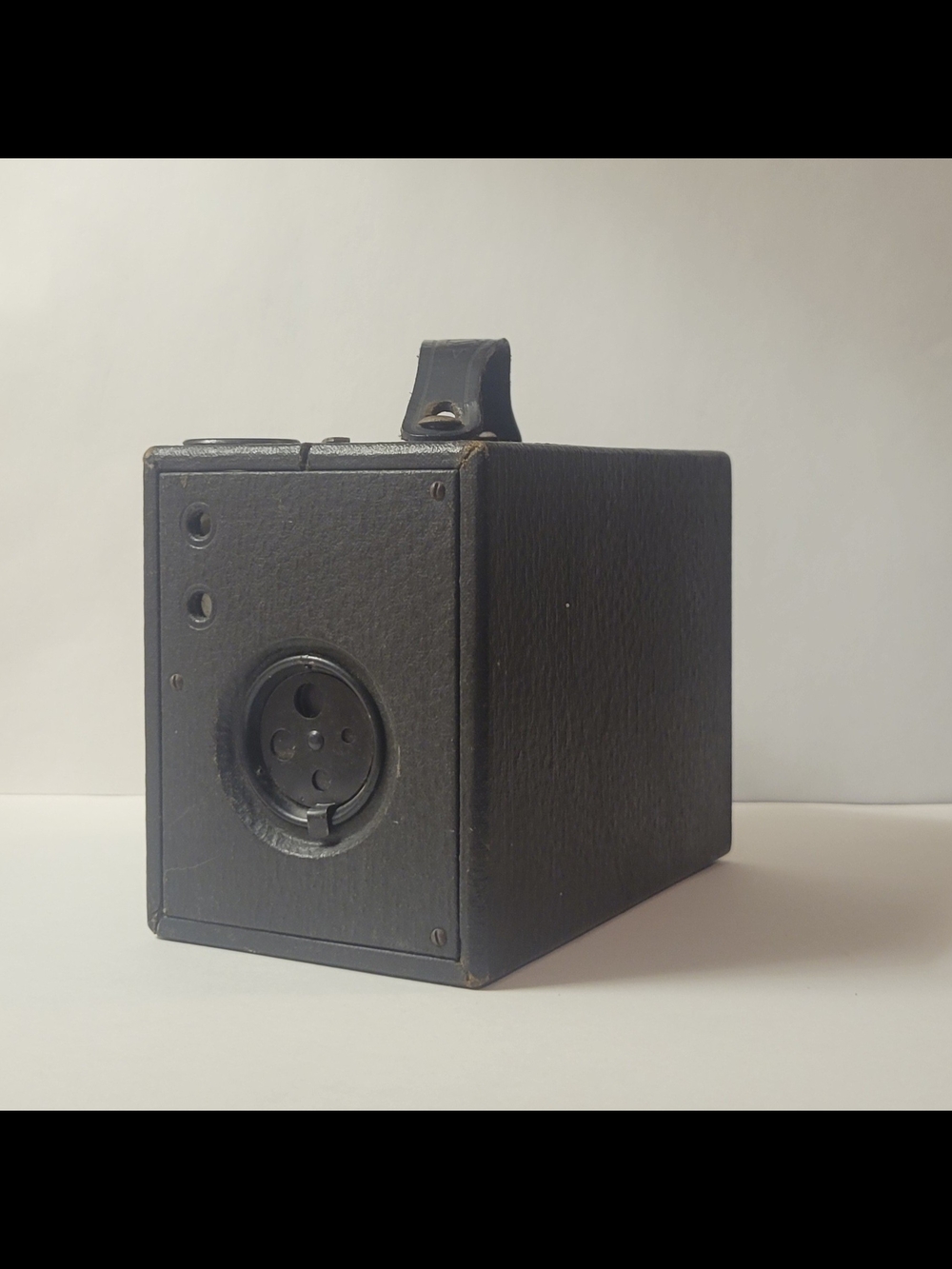 Antique Kewpie Box Camera - 1915-1922 Black Leatherette Film Camera - Picture 2 of 8